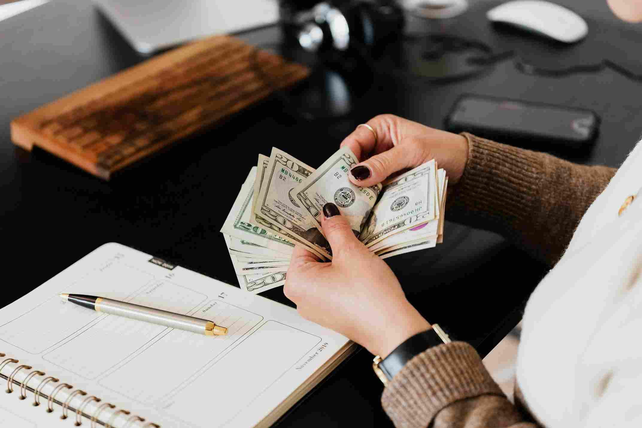 A Student Guide to Managing Finances During College